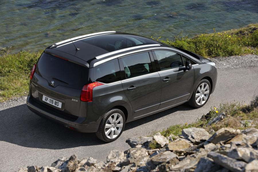  Peugeot 5008 2009 года  (фото 43 из 122)